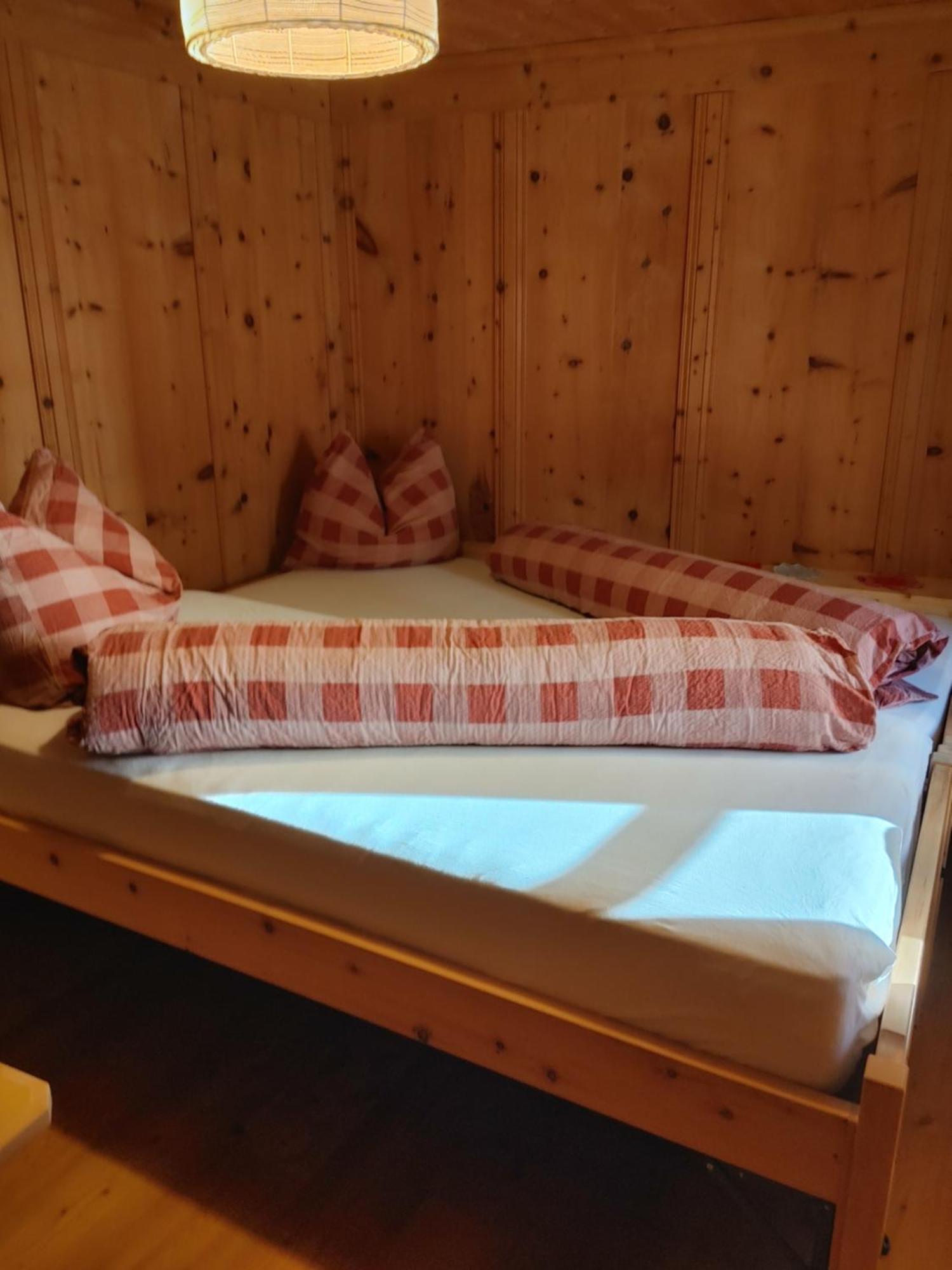 Berghaus Am Sonnenhang Valpaschun Valchava Cameră foto